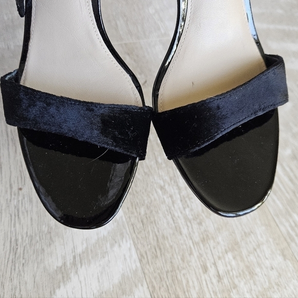 Via Spiga Vero Cuoio Leather Velvet Heel Sandals - Picture 6 of 16